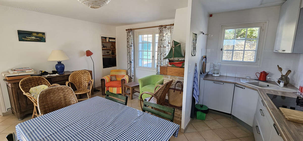 Maison à LES PORTES-EN-RE