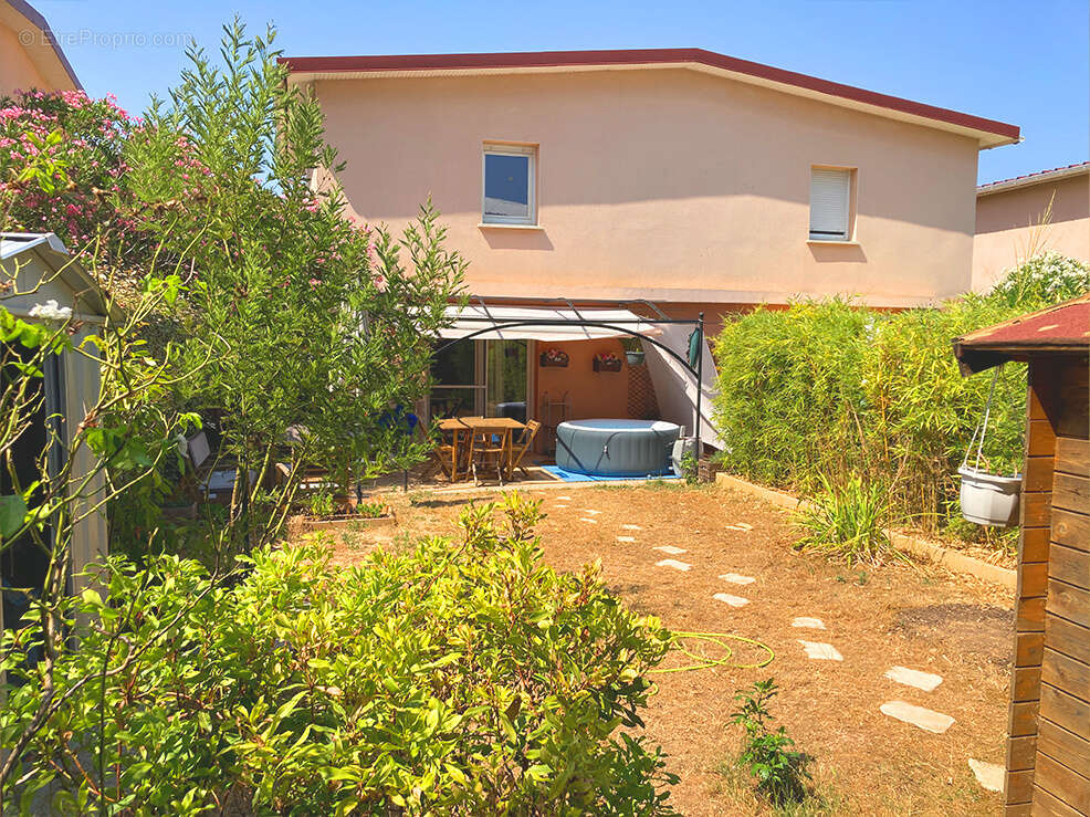 Maison à MONTELIMAR