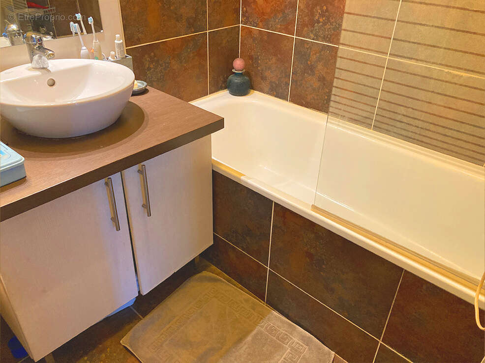 Maison à MONTELIMAR