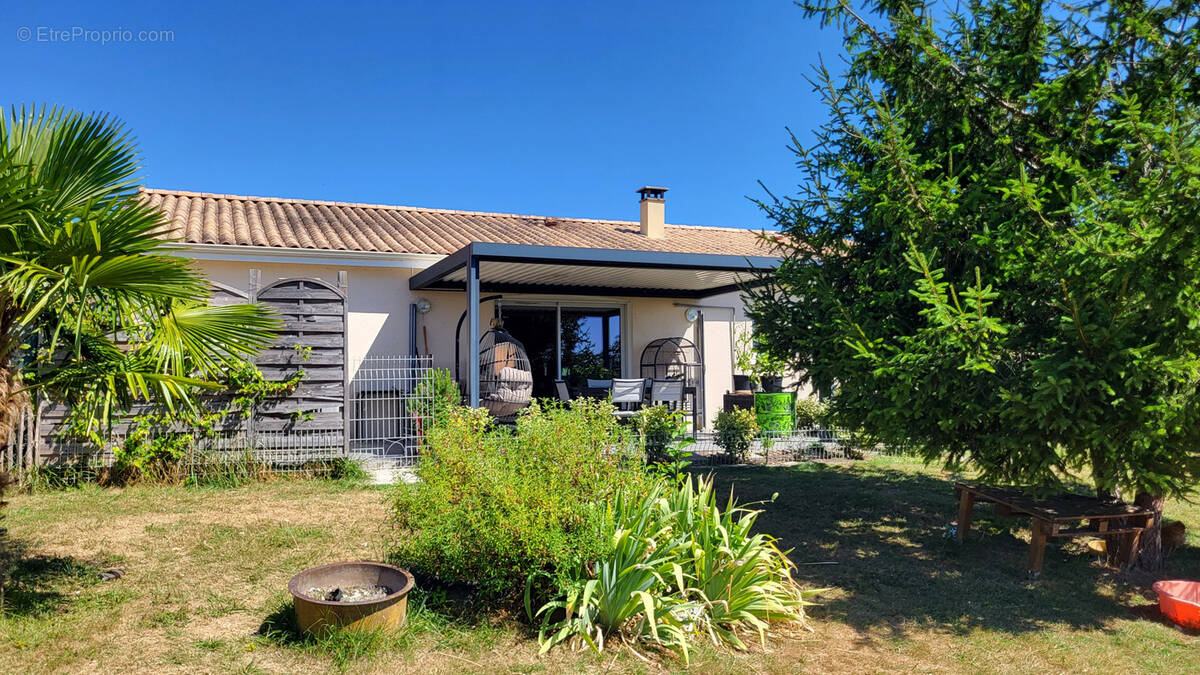 Maison à VILLETOUREIX