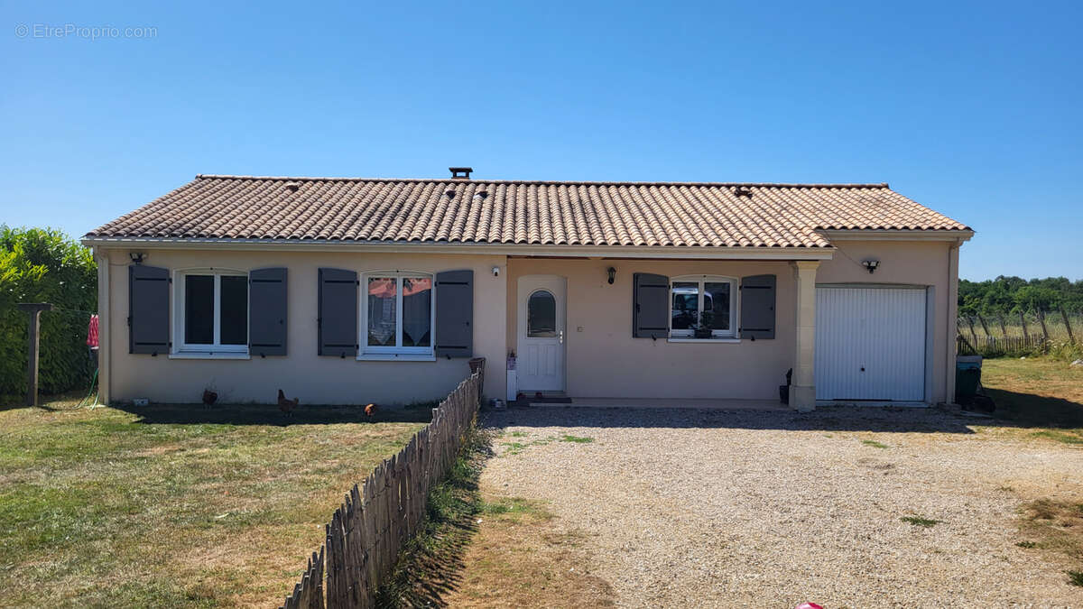 Maison à VILLETOUREIX