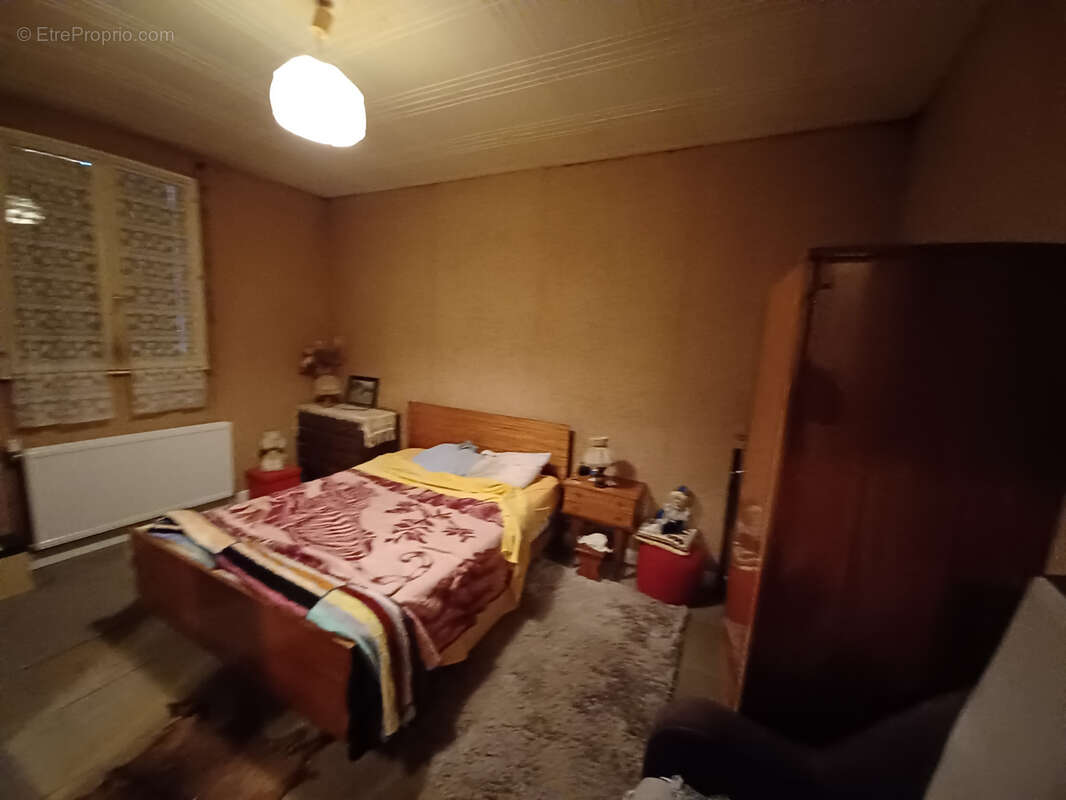 Maison à SAINT-YRIEIX-LA-PERCHE