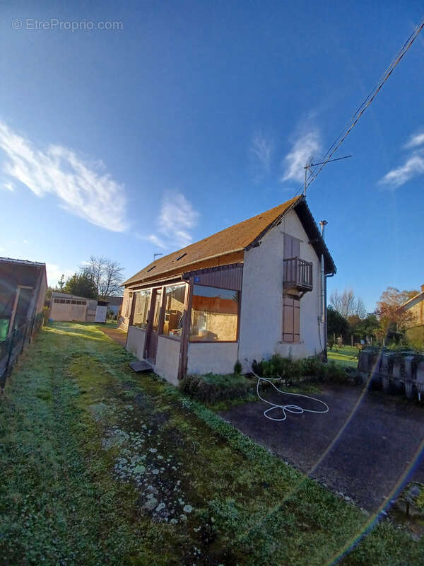 Maison à SAINT-YRIEIX-LA-PERCHE