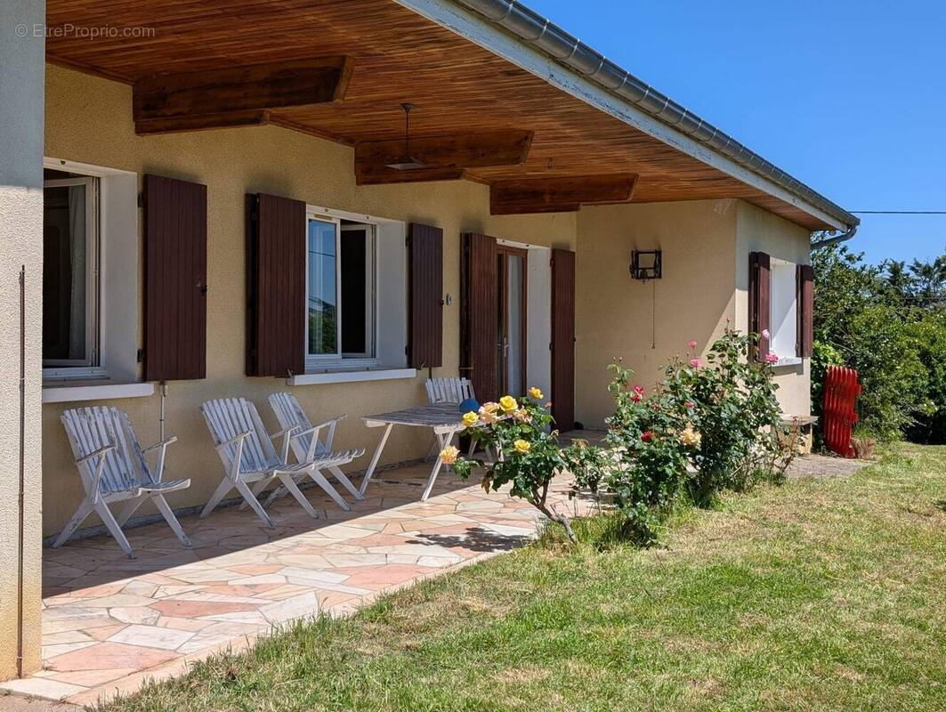 Maison à VILLIE-MORGON