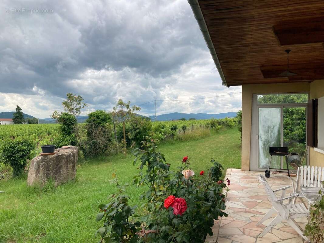 Maison à VILLIE-MORGON