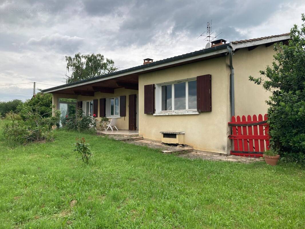 Maison à VILLIE-MORGON