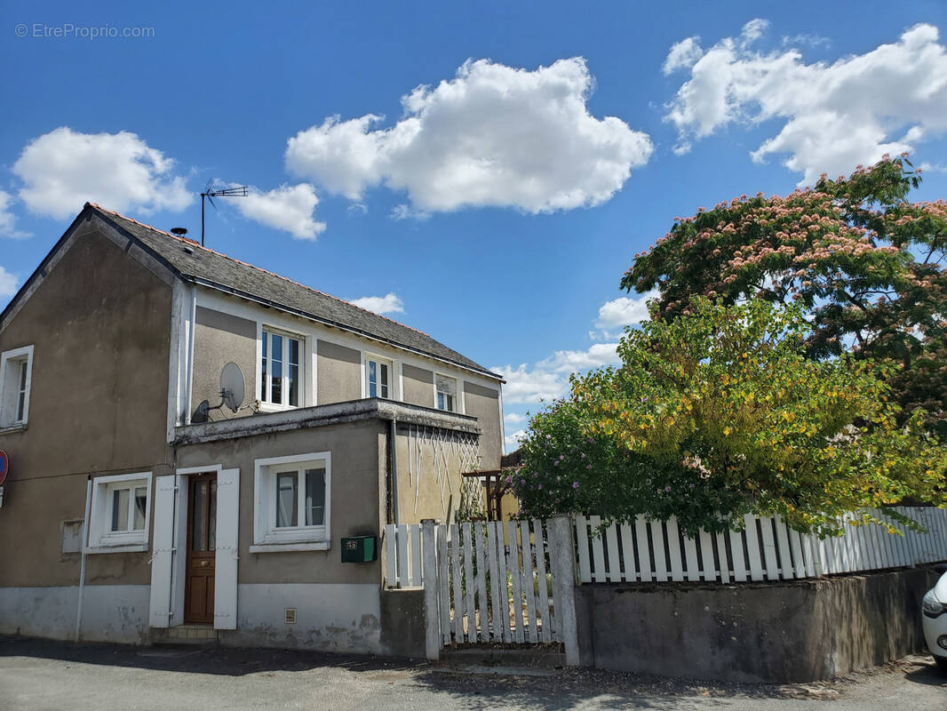 Maison à MONTRELAIS