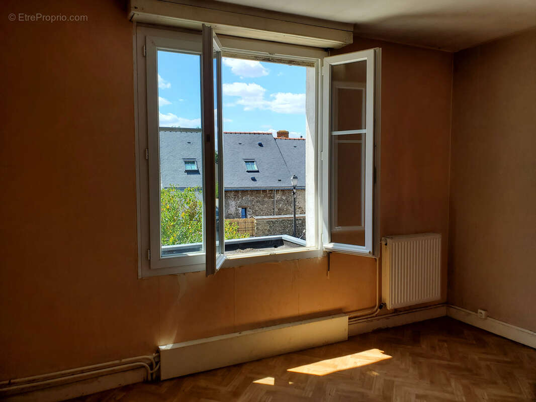 Maison à MONTRELAIS