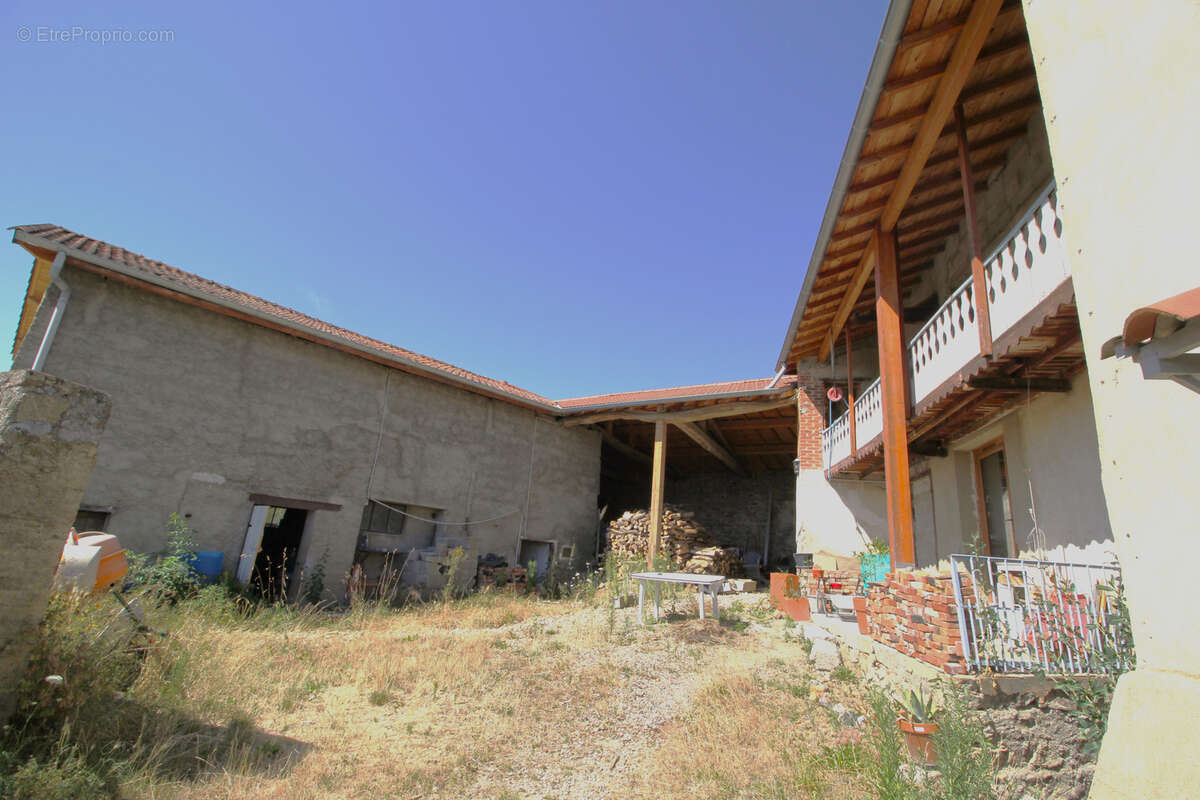 Maison à SAINT-GERMAIN-LAVAL