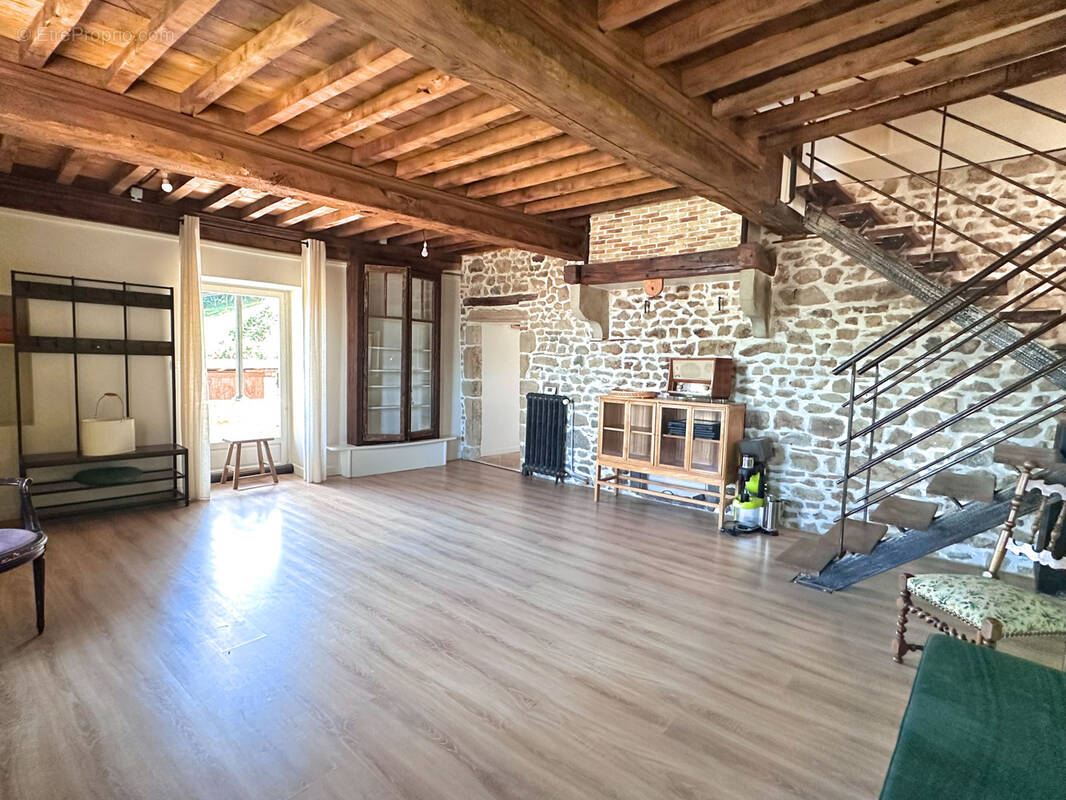 Maison à PIERRECLOS