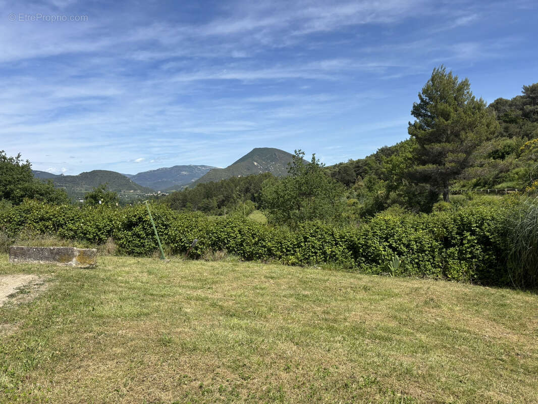 Maison à ENTRECHAUX