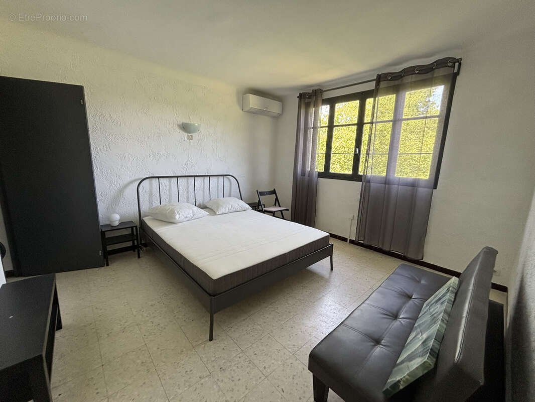 Maison à ENTRECHAUX