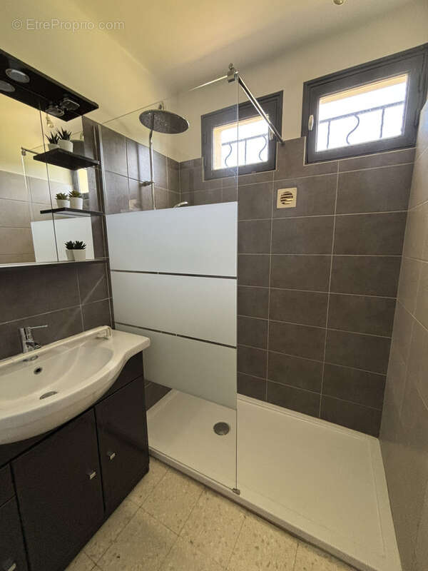 Maison à ENTRECHAUX