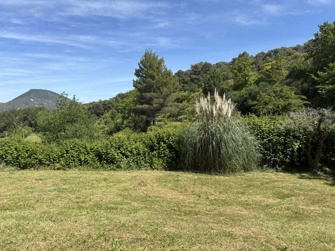 Maison à ENTRECHAUX
