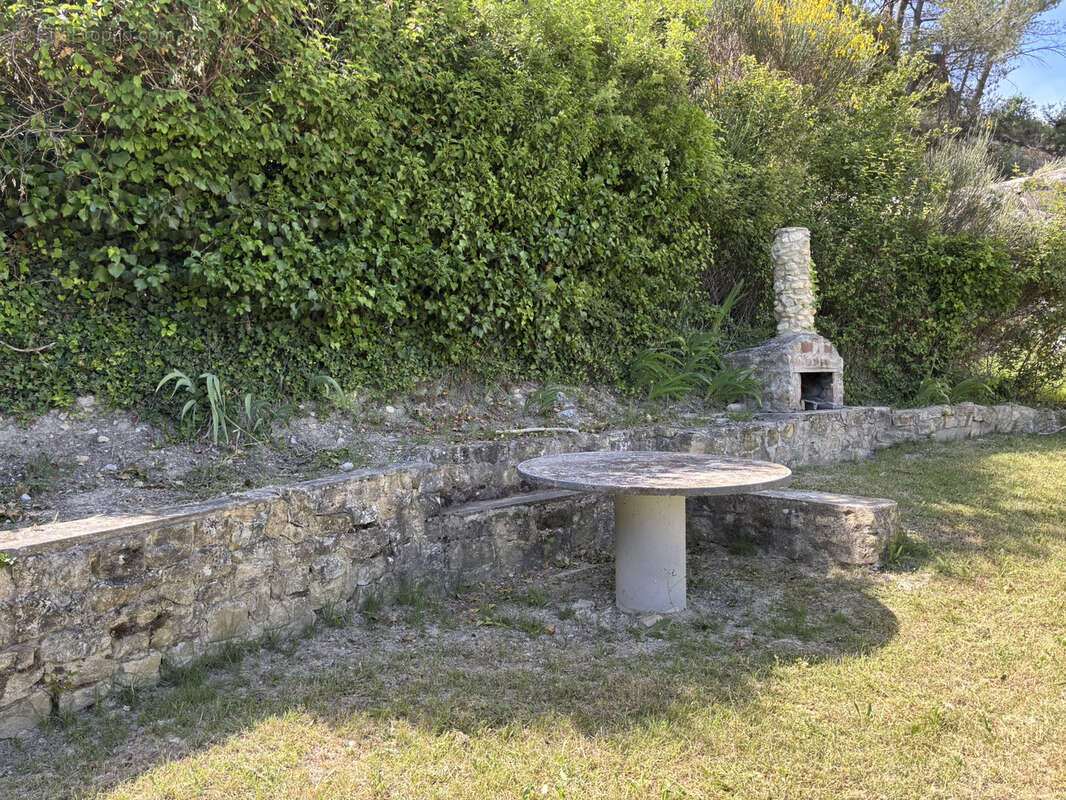 Maison à ENTRECHAUX