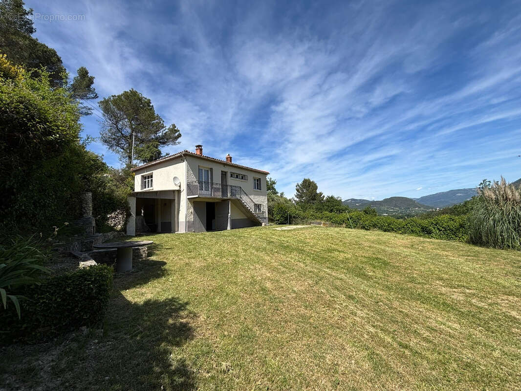 Maison à ENTRECHAUX