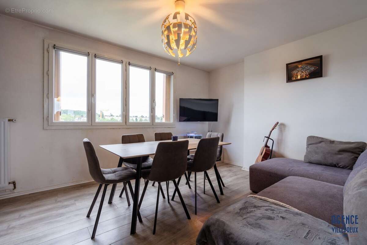 Appartement à LES CLAYES-SOUS-BOIS