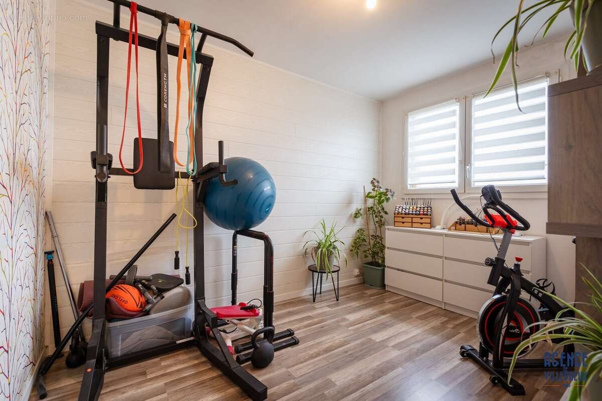 Appartement à LES CLAYES-SOUS-BOIS