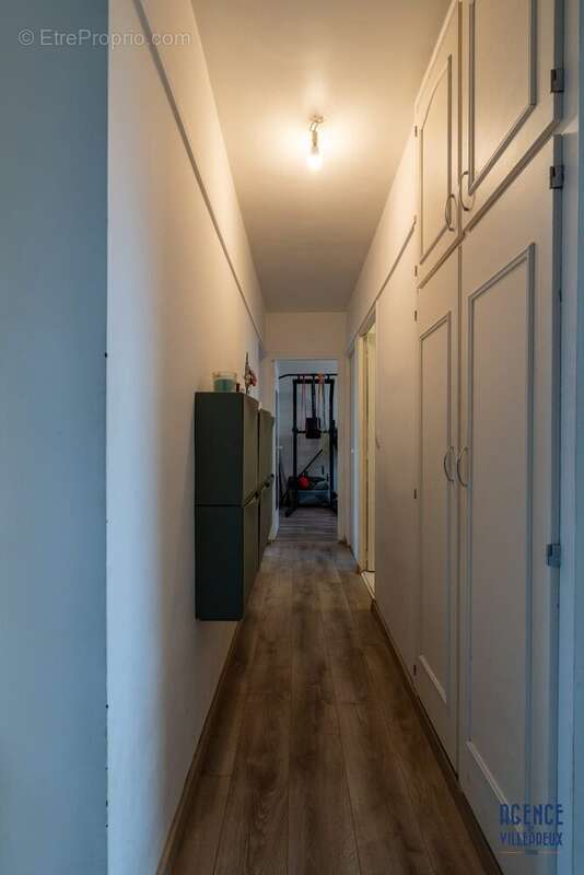 Appartement à LES CLAYES-SOUS-BOIS