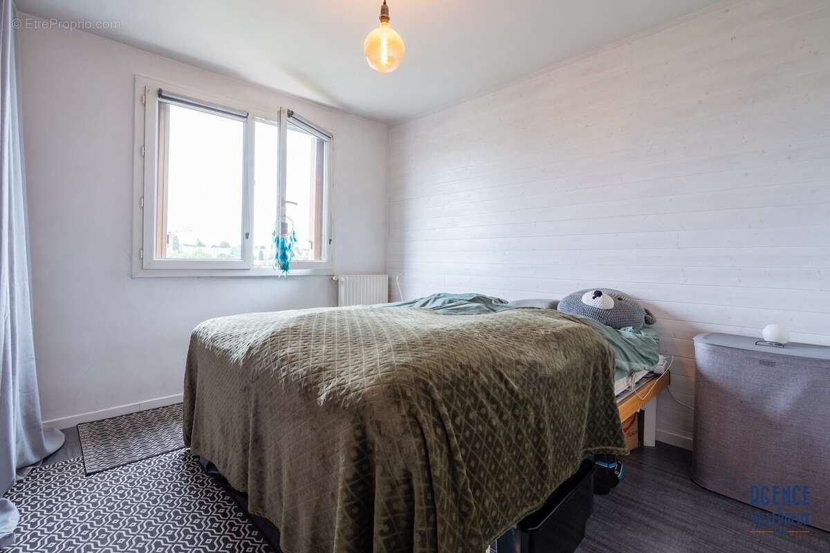 Appartement à LES CLAYES-SOUS-BOIS