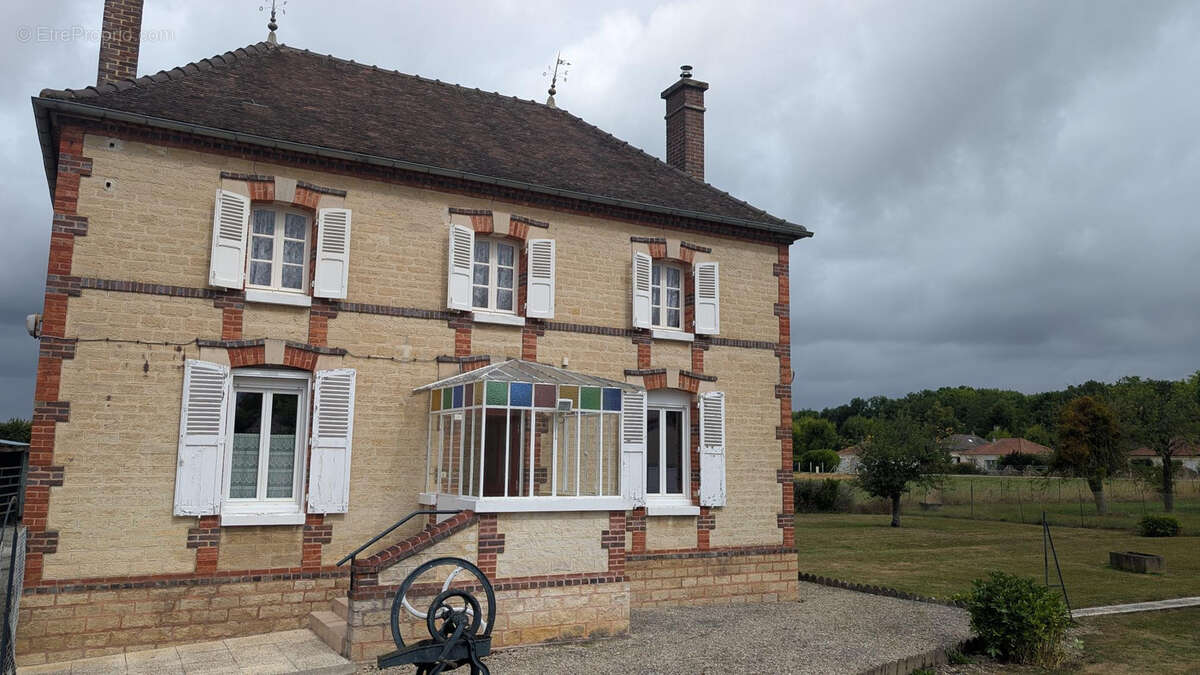 Maison à VILLEMOYENNE