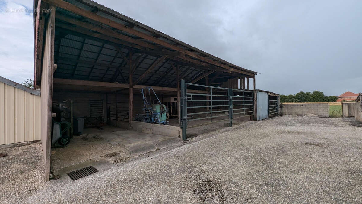 Maison à VILLEMOYENNE