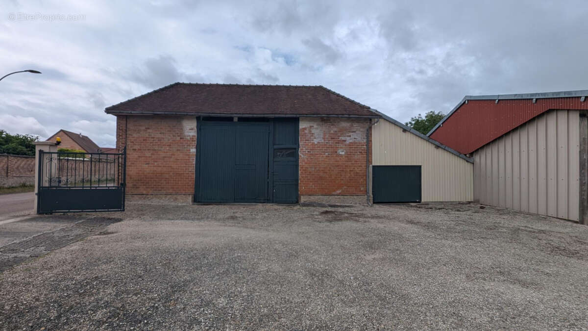 Maison à VILLEMOYENNE