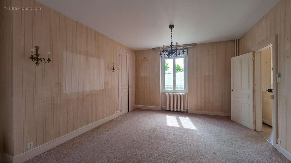 Maison à VILLEMOYENNE