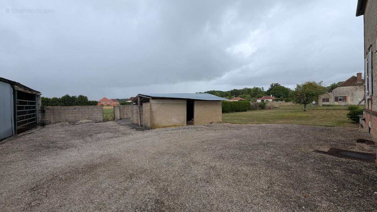 Maison à VILLEMOYENNE