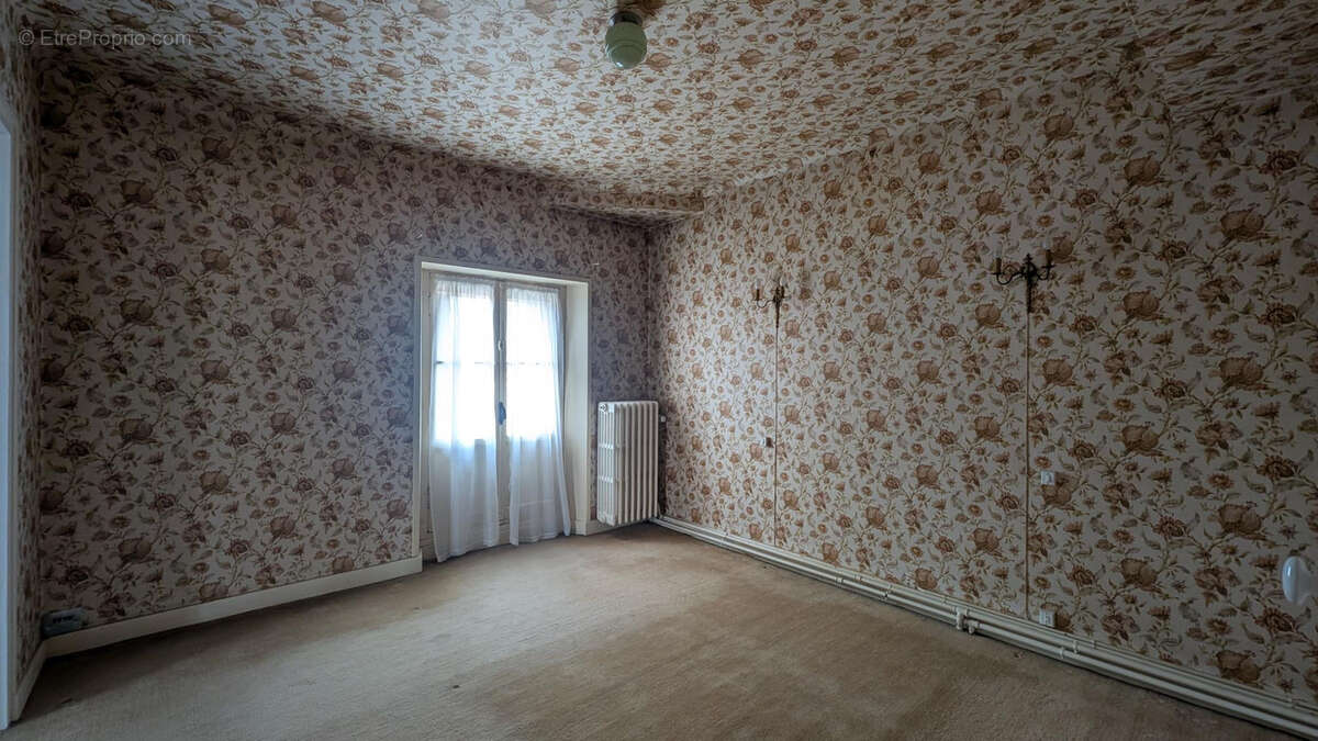 Maison à VILLEMOYENNE