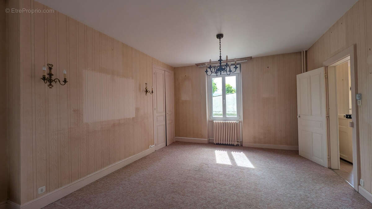 Maison à VILLEMOYENNE