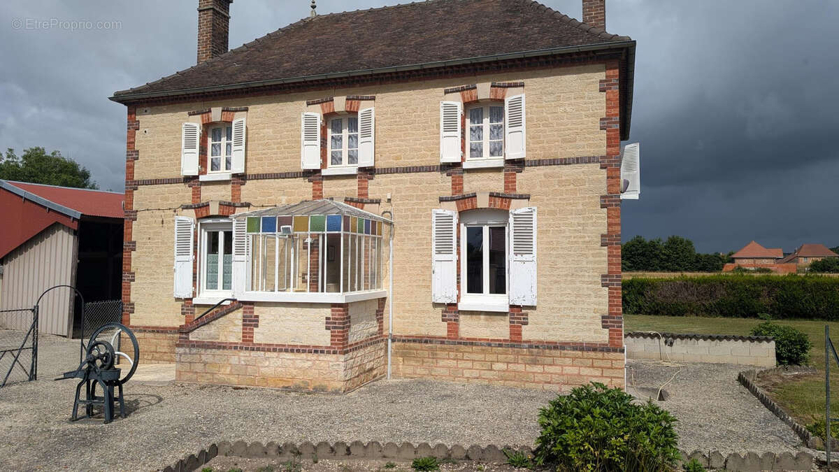 Maison à VILLEMOYENNE