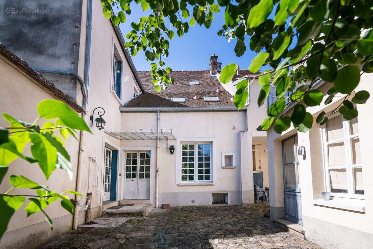 Maison à MORET-SUR-LOING