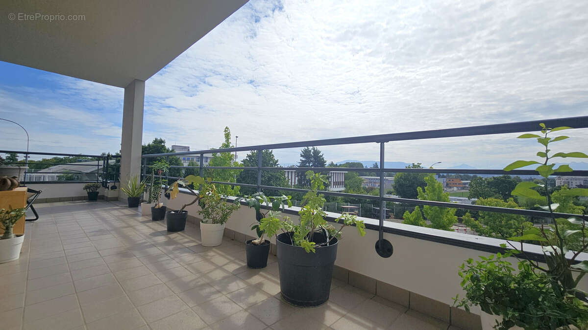 Appartement à FERNEY-VOLTAIRE