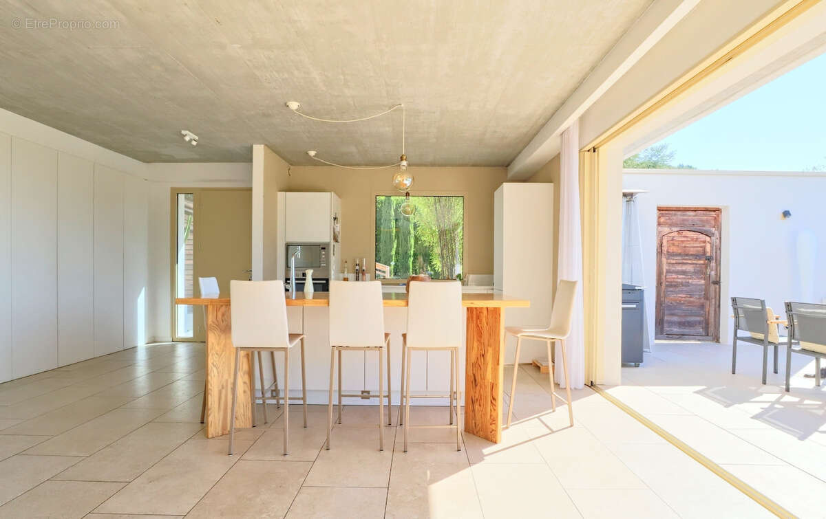 Maison à SOLLIES-PONT