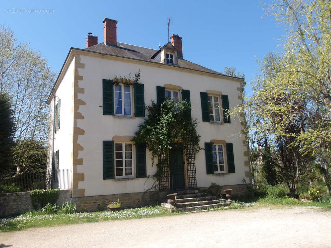 Maison à CHARLIEU