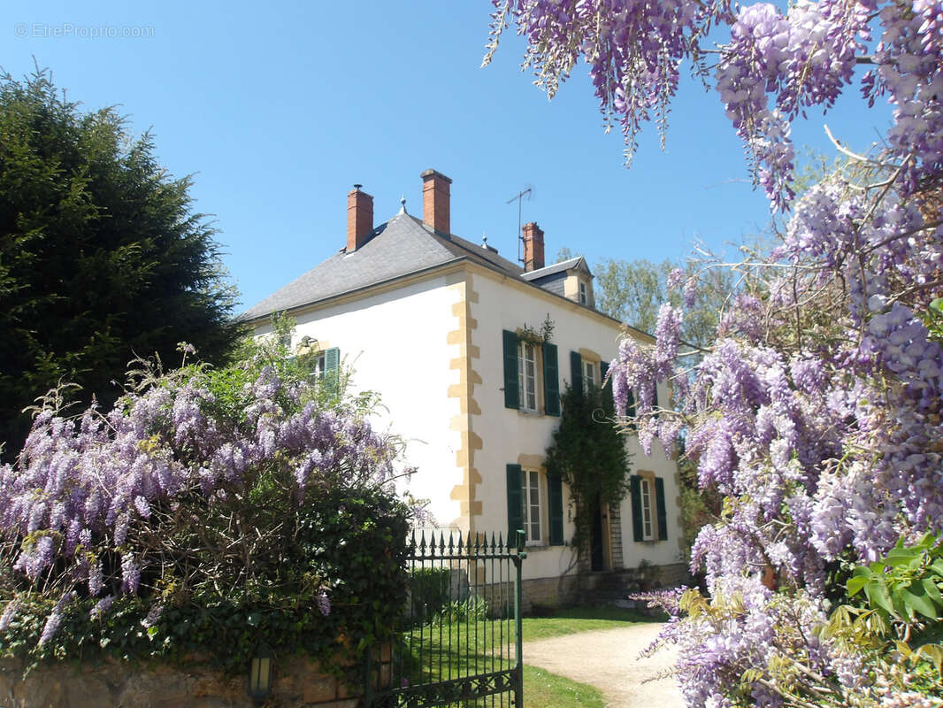 Maison à CHARLIEU