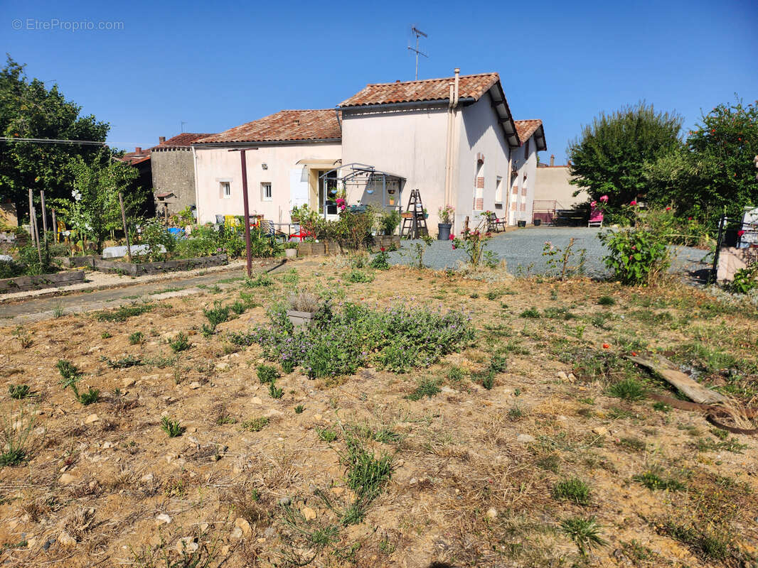 Maison à LA REORTHE