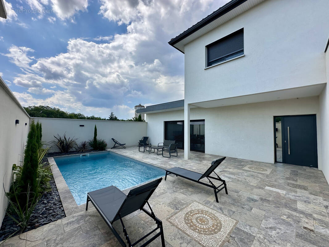 Maison à DECINES-CHARPIEU