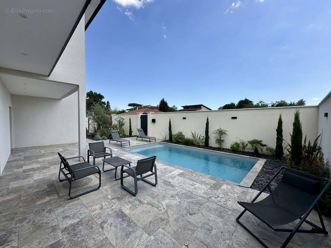 Maison à DECINES-CHARPIEU