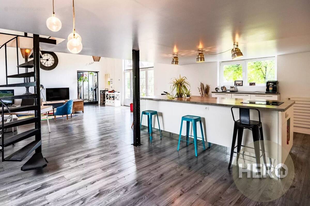 Maison à VILLIERS-SAINT-FREDERIC