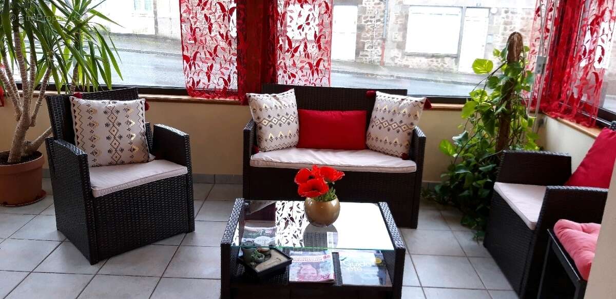 Commerce à AMBRIERES-LES-VALLEES