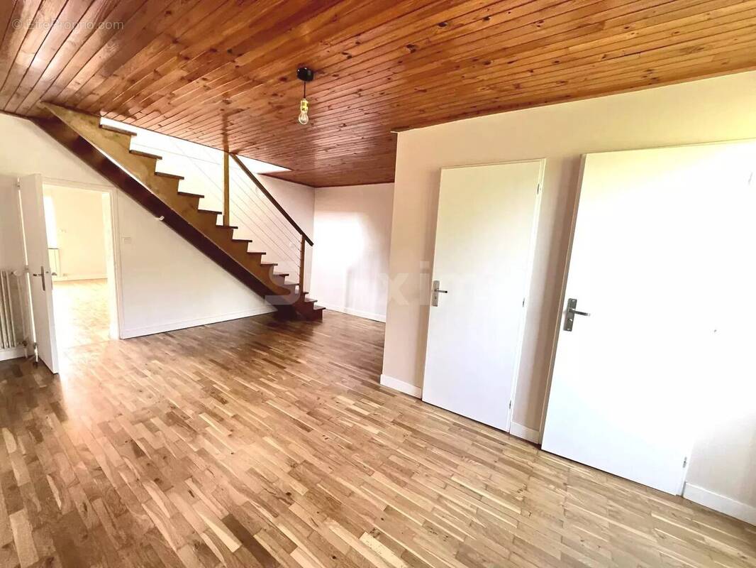 Maison à LONS-LE-SAUNIER