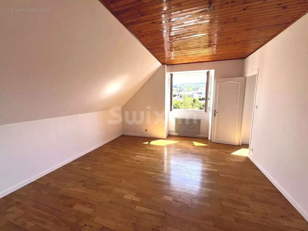 Maison à LONS-LE-SAUNIER