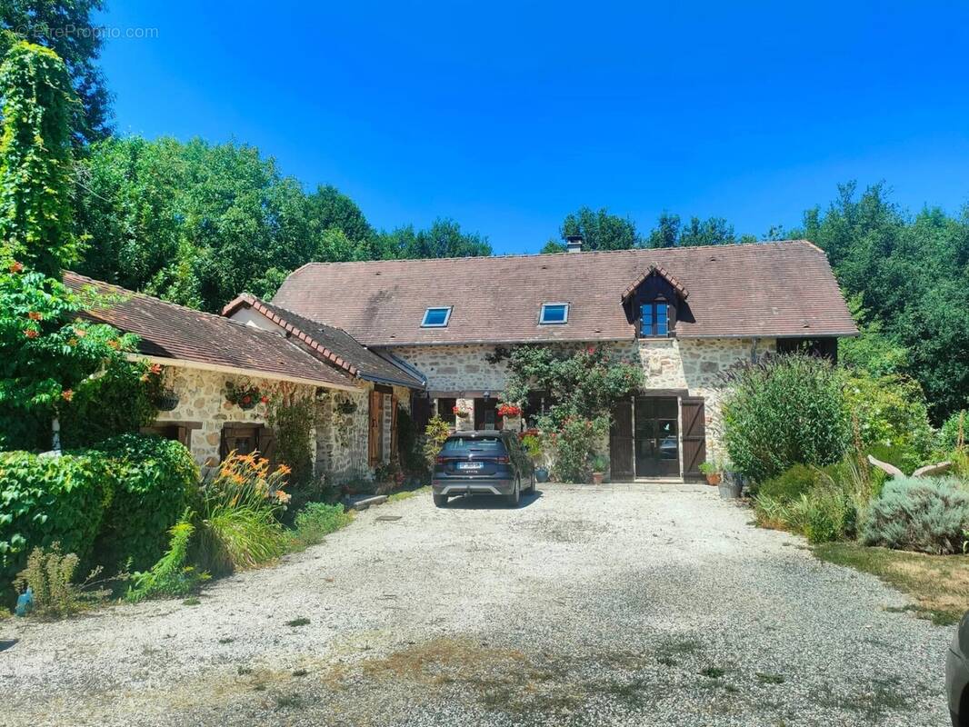 Maison à LADIGNAC-LE-LONG