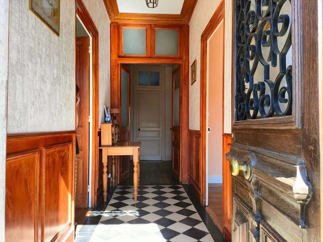 Maison à ORADOUR-SUR-VAYRES