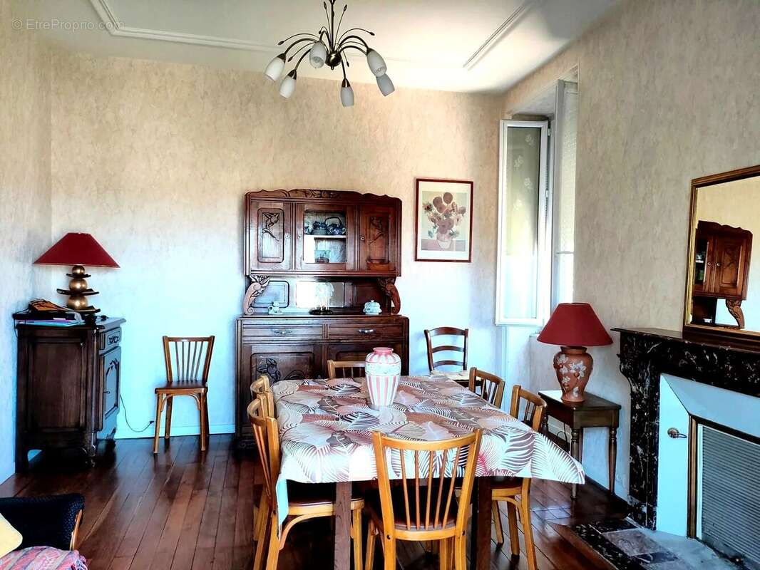 Maison à ORADOUR-SUR-VAYRES