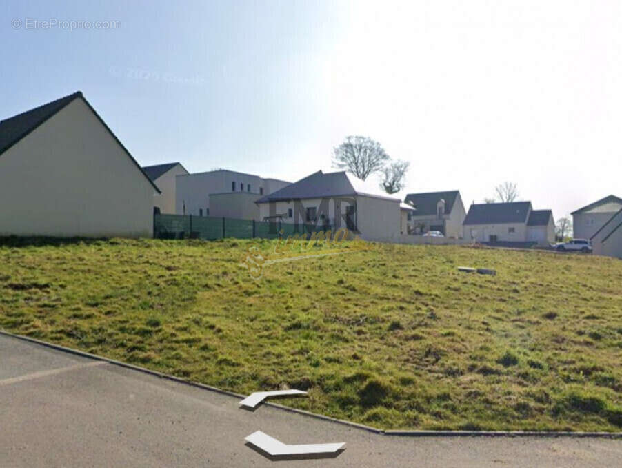 Terrain à TILLY-SUR-SEULLES