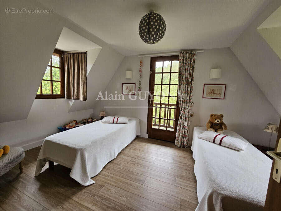 Maison à PONT-L&#039;EVEQUE