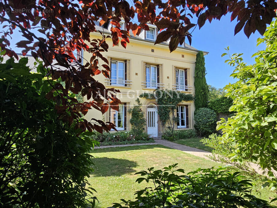 Maison à PONT-L&#039;EVEQUE